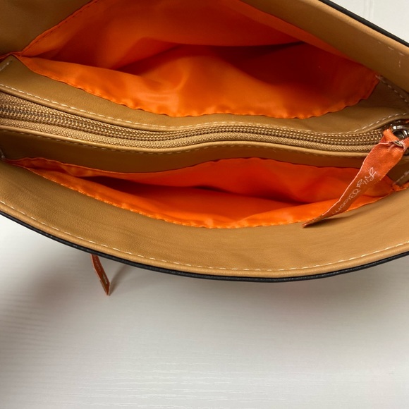 Lily Bloom Crossbody Bag - Picture 3 of 14